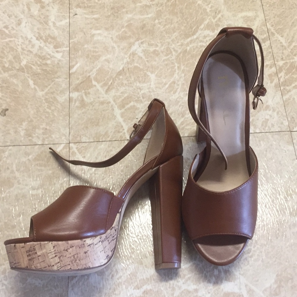 Peep toe platform heels